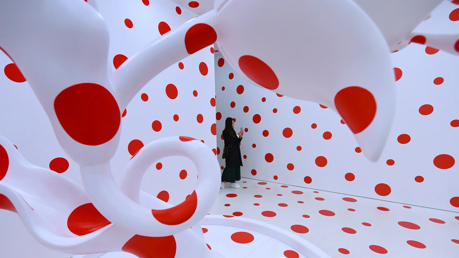 Yayoi Kusama's 'With All My Love for The Tulips, I Pray Forever (2011)'