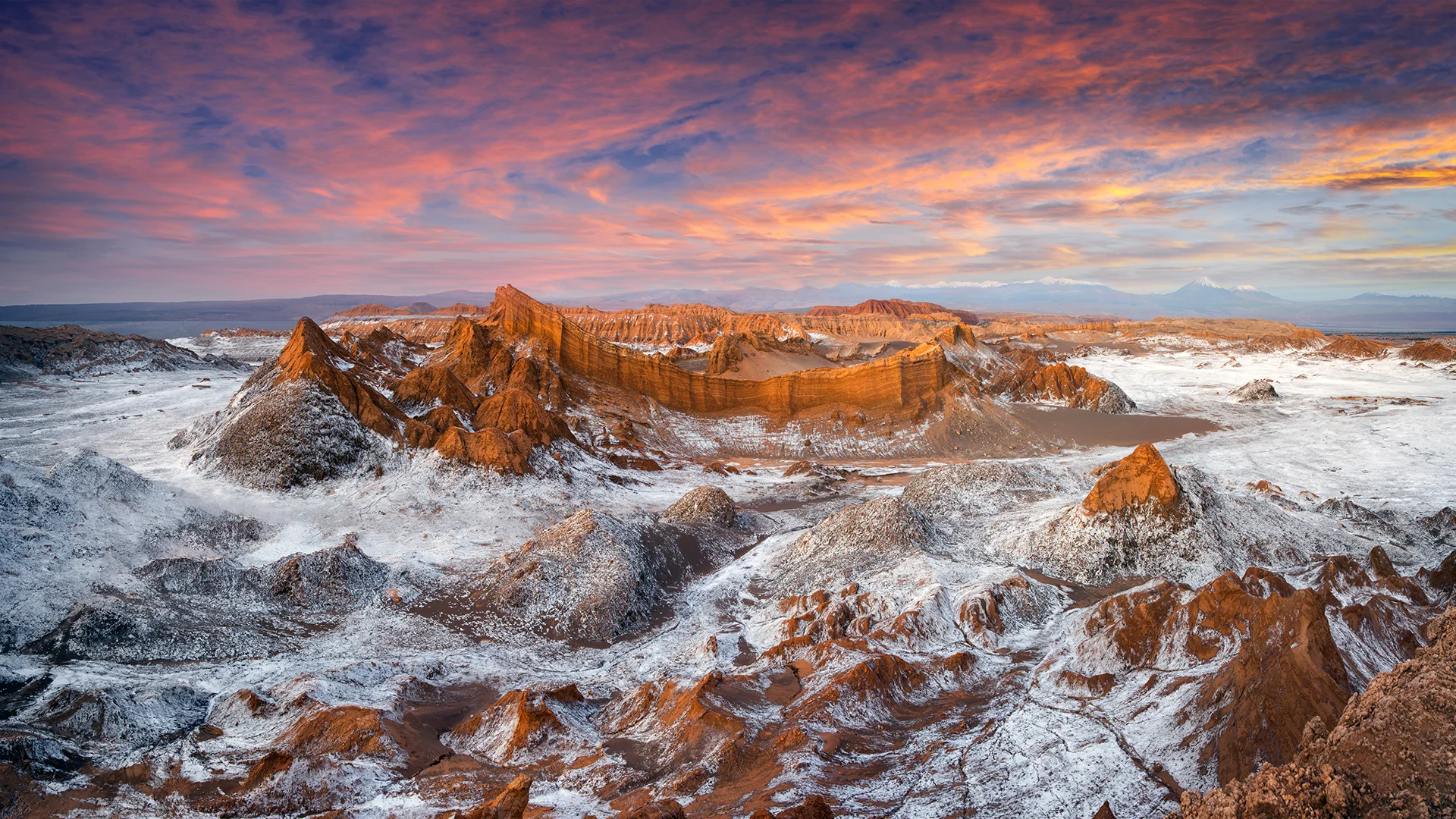 Achaches lookout, El Valle de la Luna, Chile