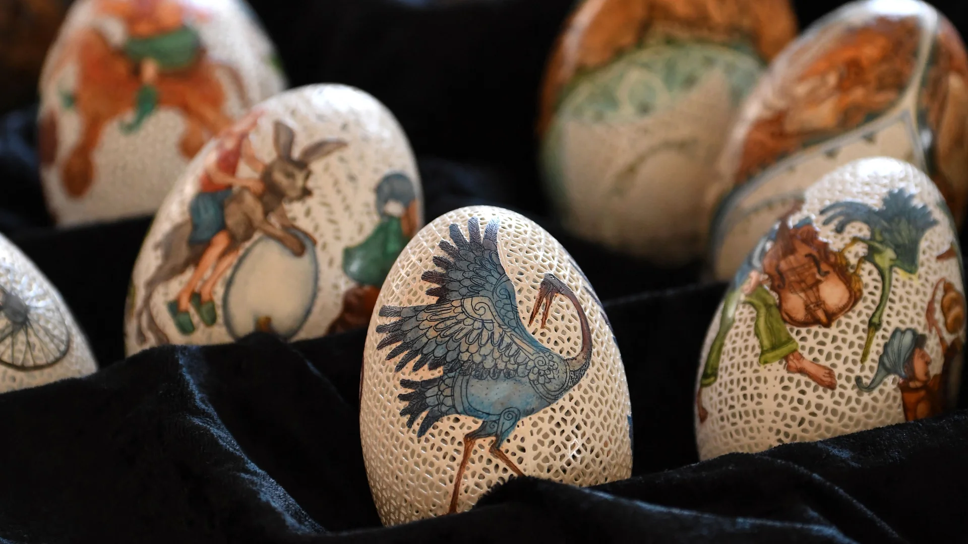 Easter eggs painted by Tünde Csuhaj, Szekszárd, Hungary